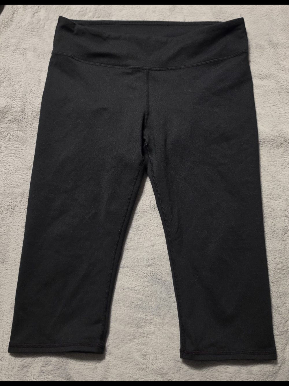 Fabletics WOMEN'S CAPRI LEGGINGS